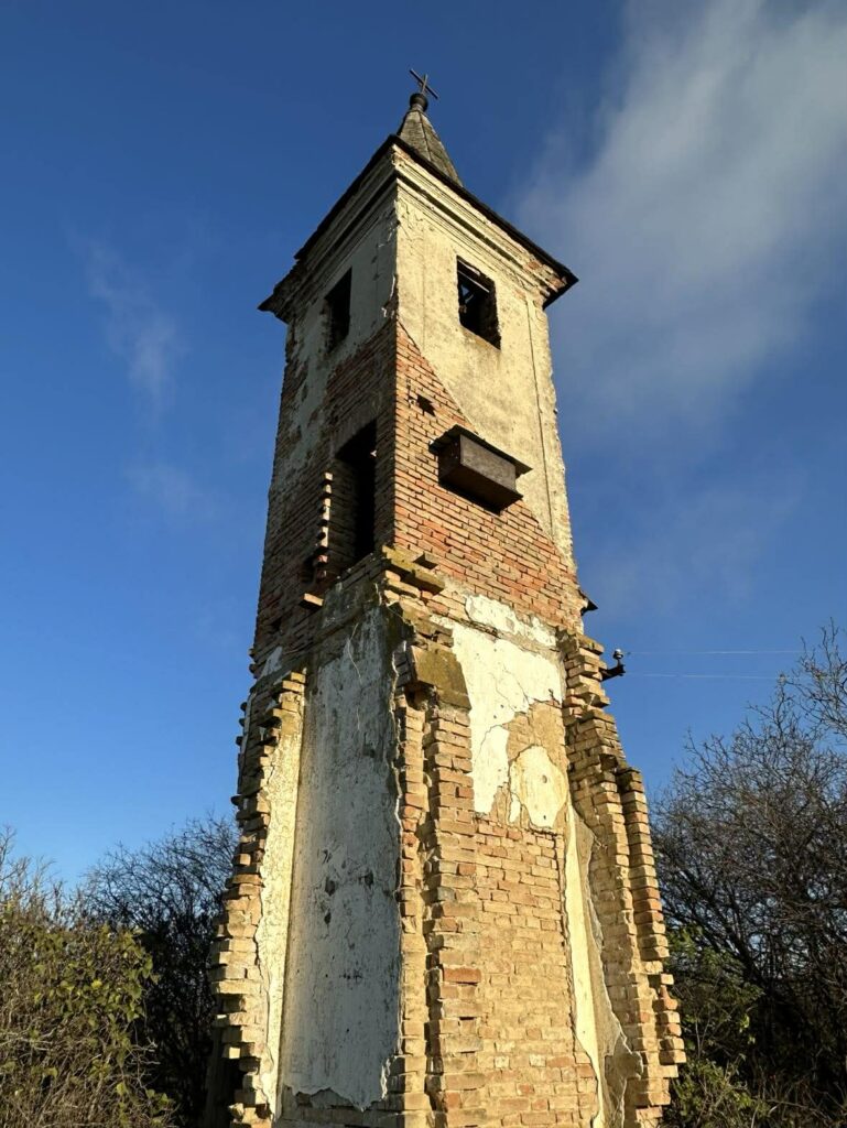Gamászapusztai templomrom